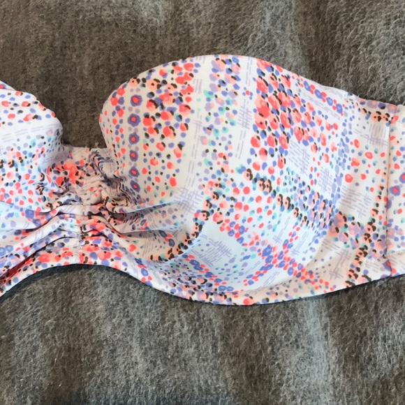 Rare Victoria’s Secret strapless bikini top - Picture 2 of 4